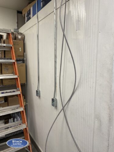 Commercial kitchen receptacles